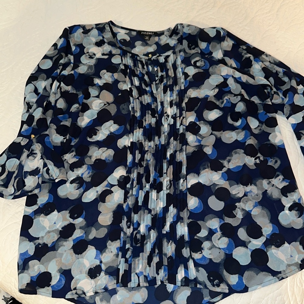 Roz & Ali women’s blouse with bell sleeve